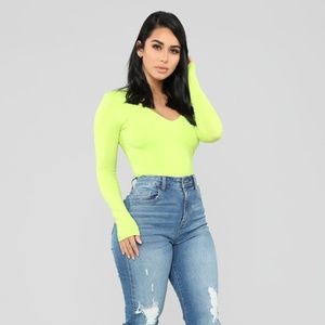 Fashion Nova: Londyn tee Neon Lime